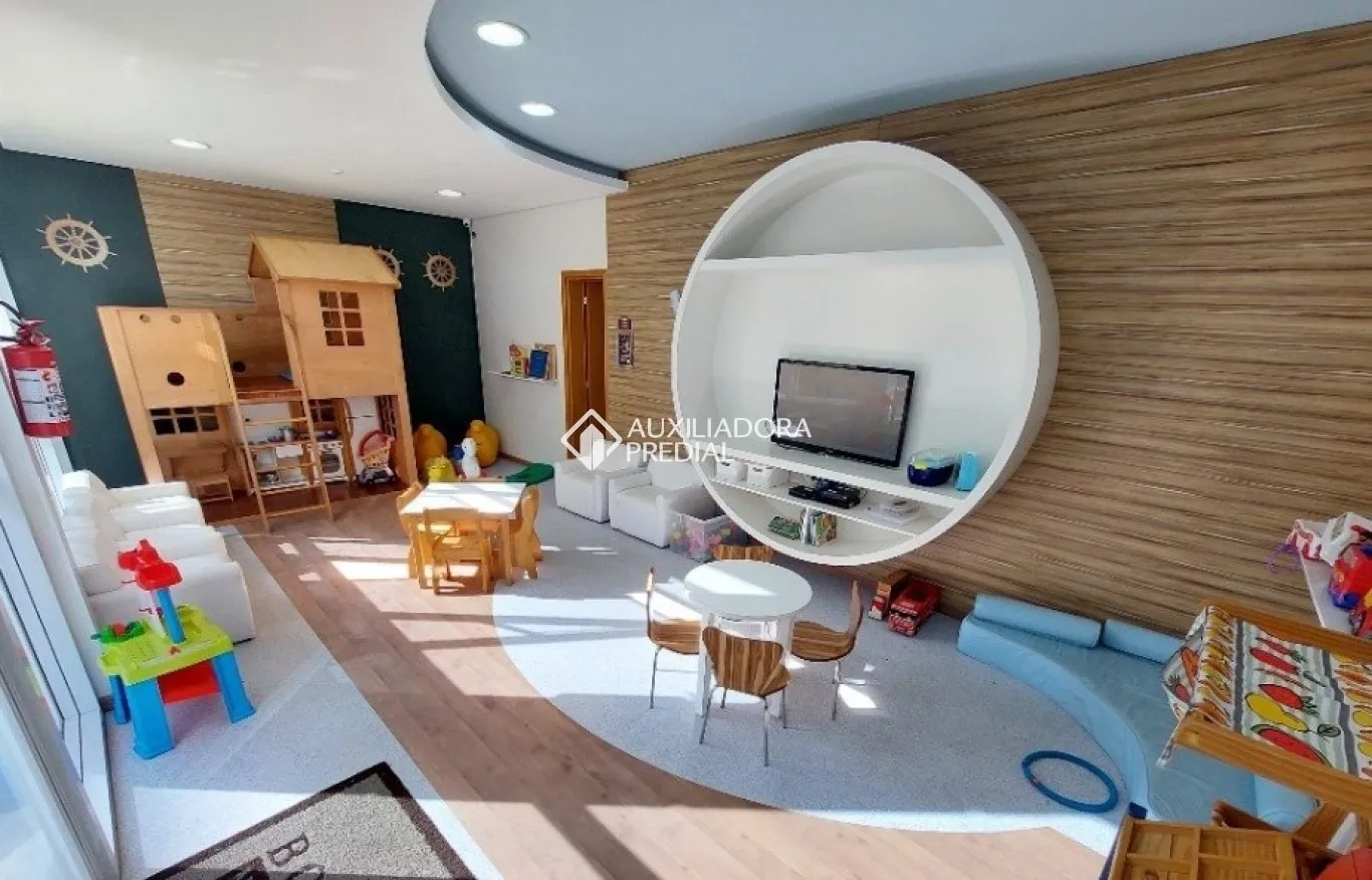 Apartment with open-plan kitchen and private garden — photo 23