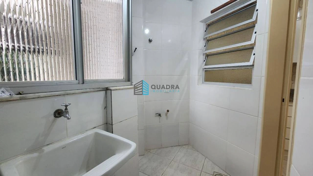 Departamento con piso de madera o laminado en Florianópolis — photo 20