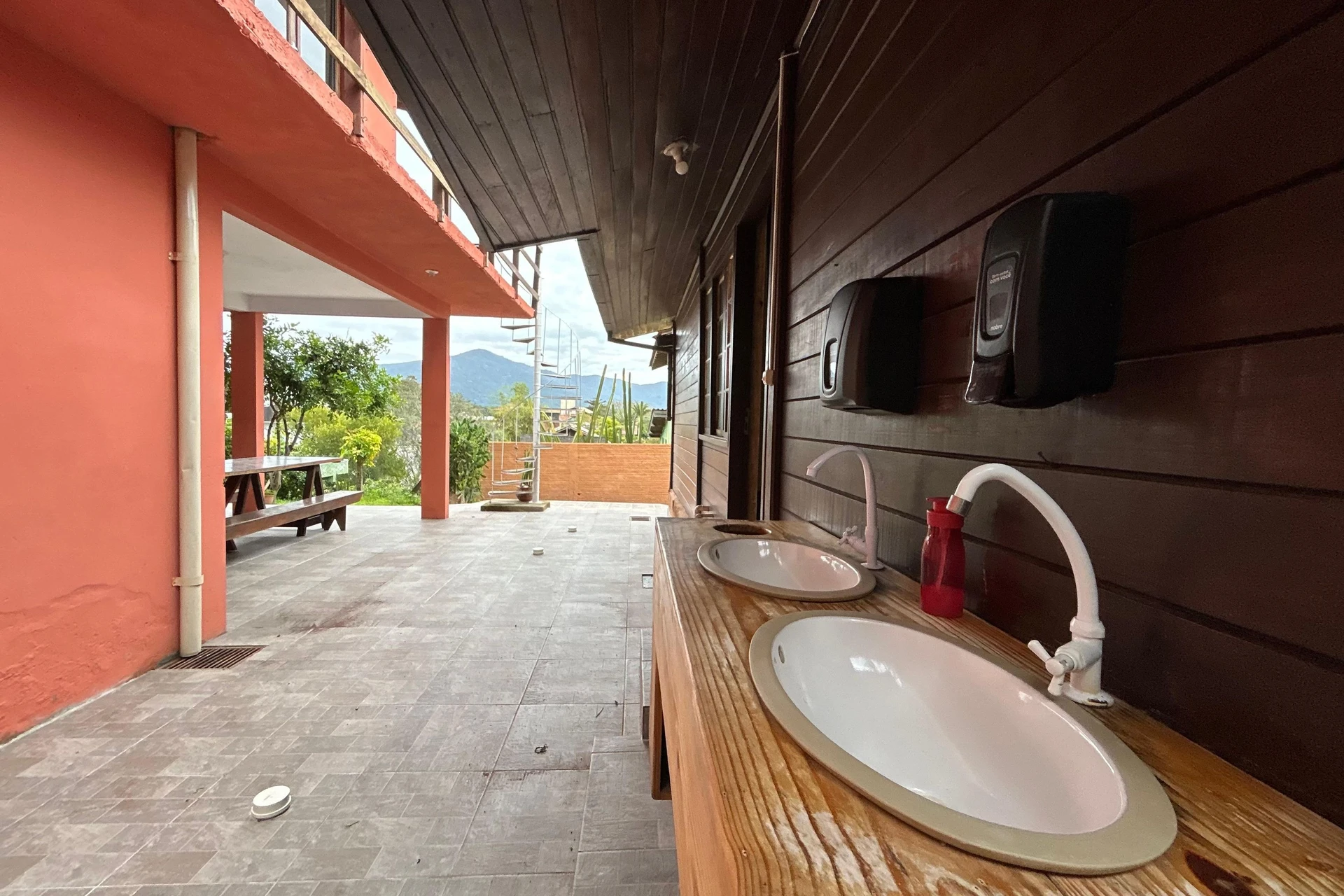 House, 100 m², with floor-to-ceiling windows — photo 25