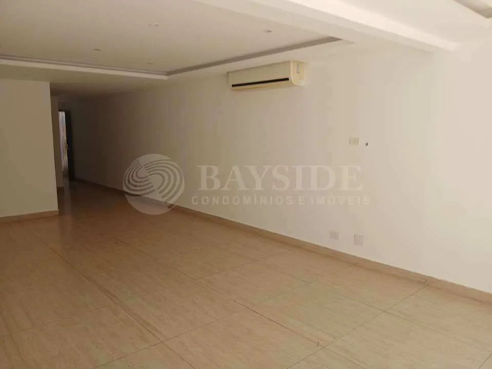 Apartment with private area and 3 bedrooms — photo 9