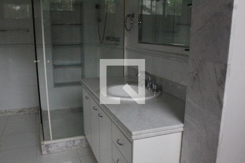 800 m² house with 5 bedrooms and a private-use pool — photo 38