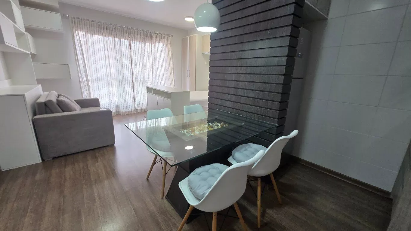 Wood or laminate floors in a one-bedroom apartment, 33 m² — photo 7
