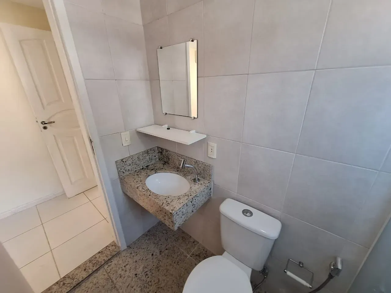 Casa em condomínio fechado com 4 quartos e 3 suítes — photo 31