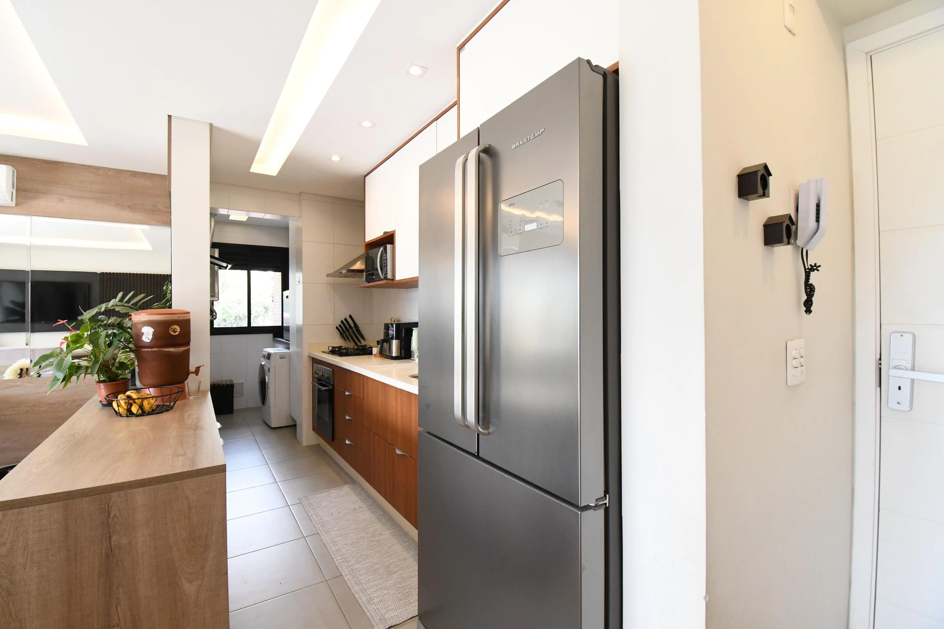 3-bedroom apartment in a building with a gym — photo 5