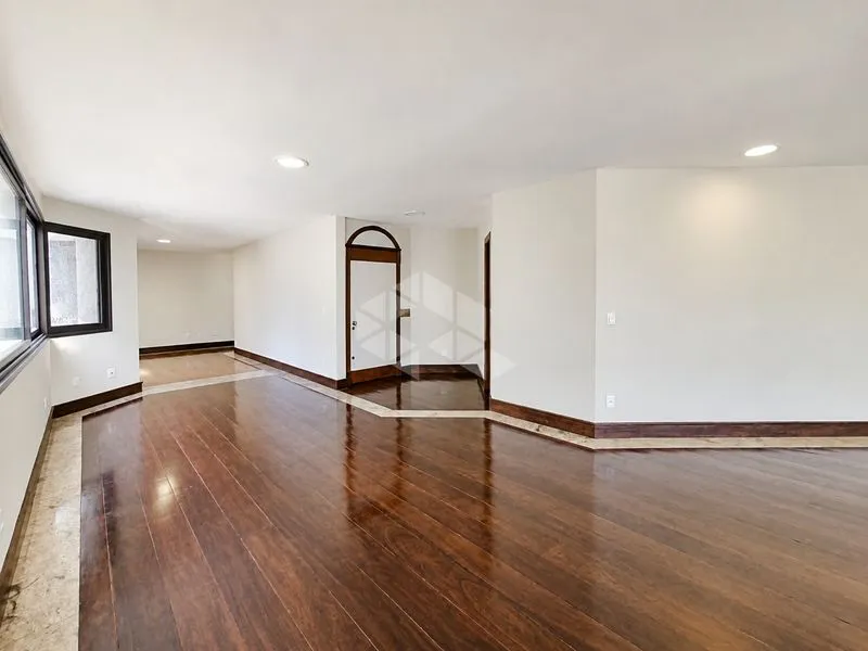 Departamento de 4 dormitorios con ventanales de piso a techo — photo 20