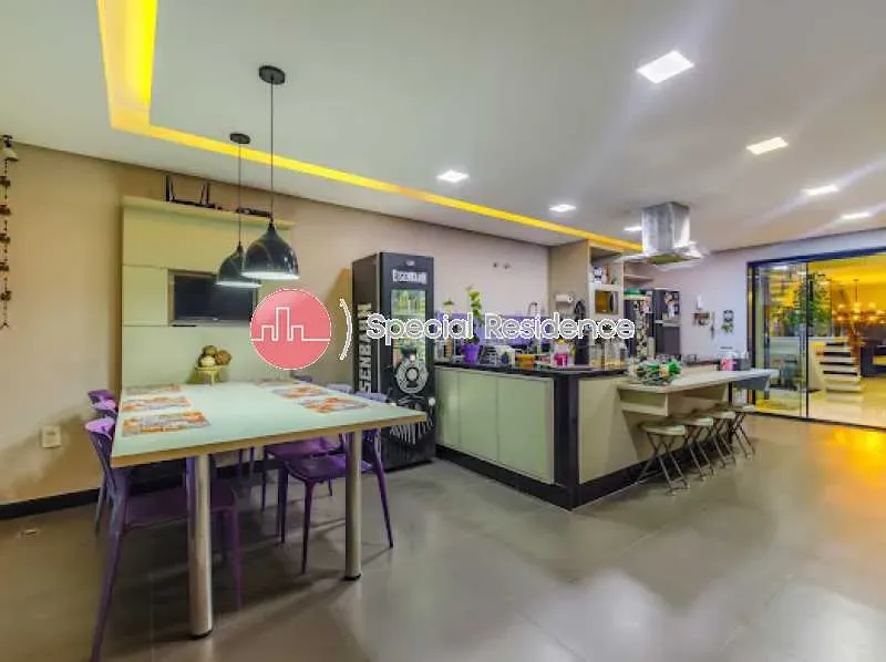 Furnished triplex house with 3 bedrooms and 5 bathrooms — photo 14