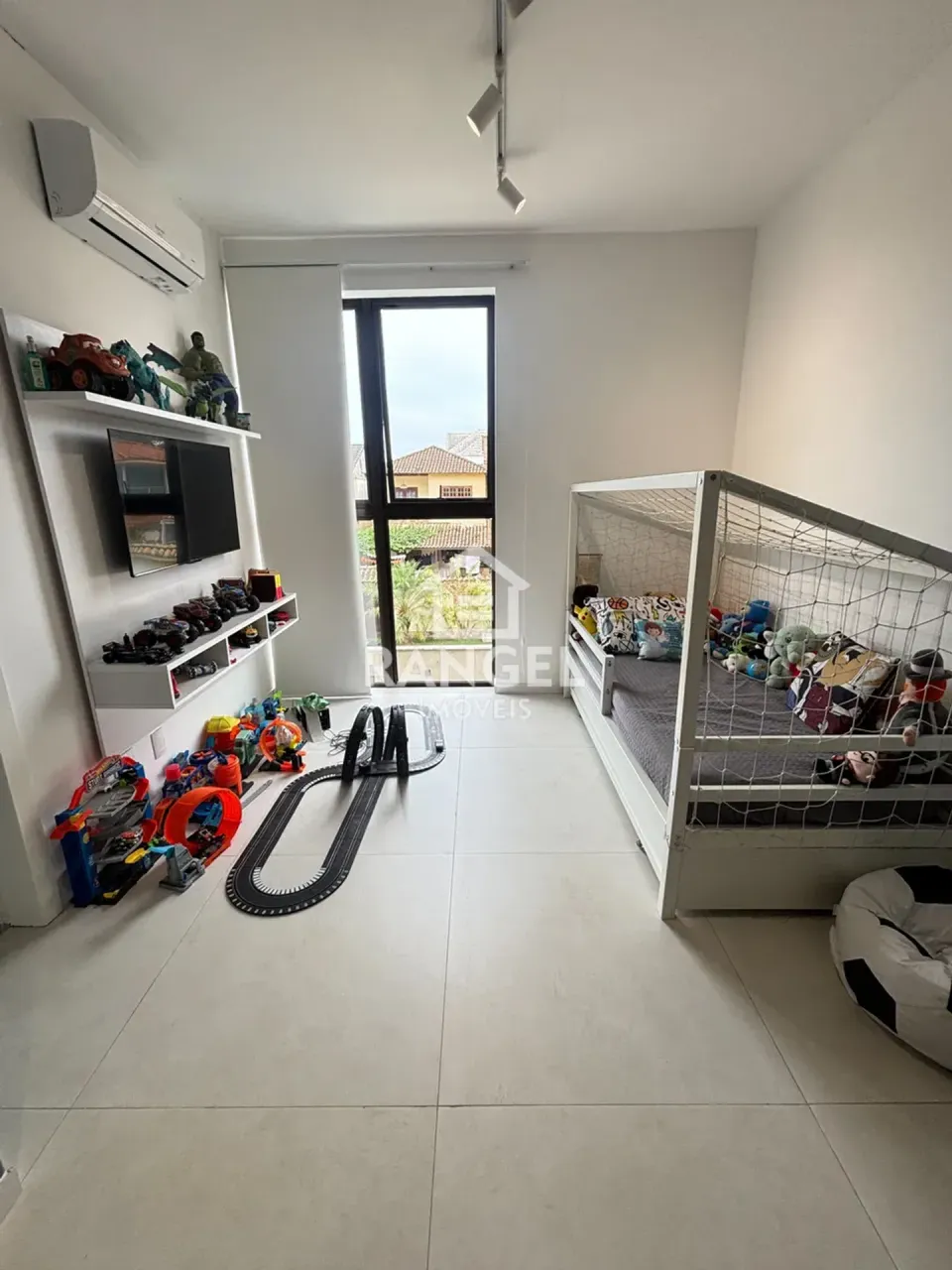 Casa em condomínio fechado com 4 quartos e 5 banheiros — photo 8