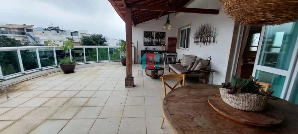 Furnished apartment with 3 en-suite bedrooms and 2 spots — photo 9
