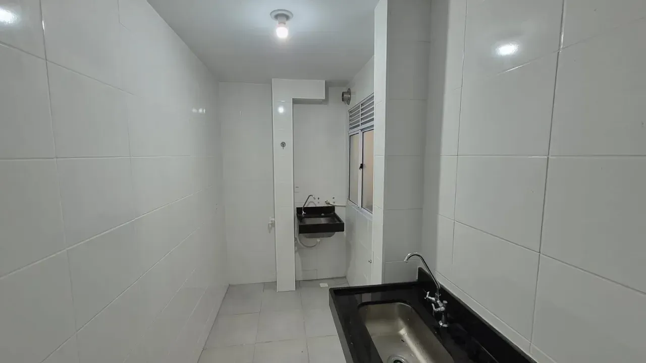 Apartamento sem mobília com 2 quartos e quintal — photo 3