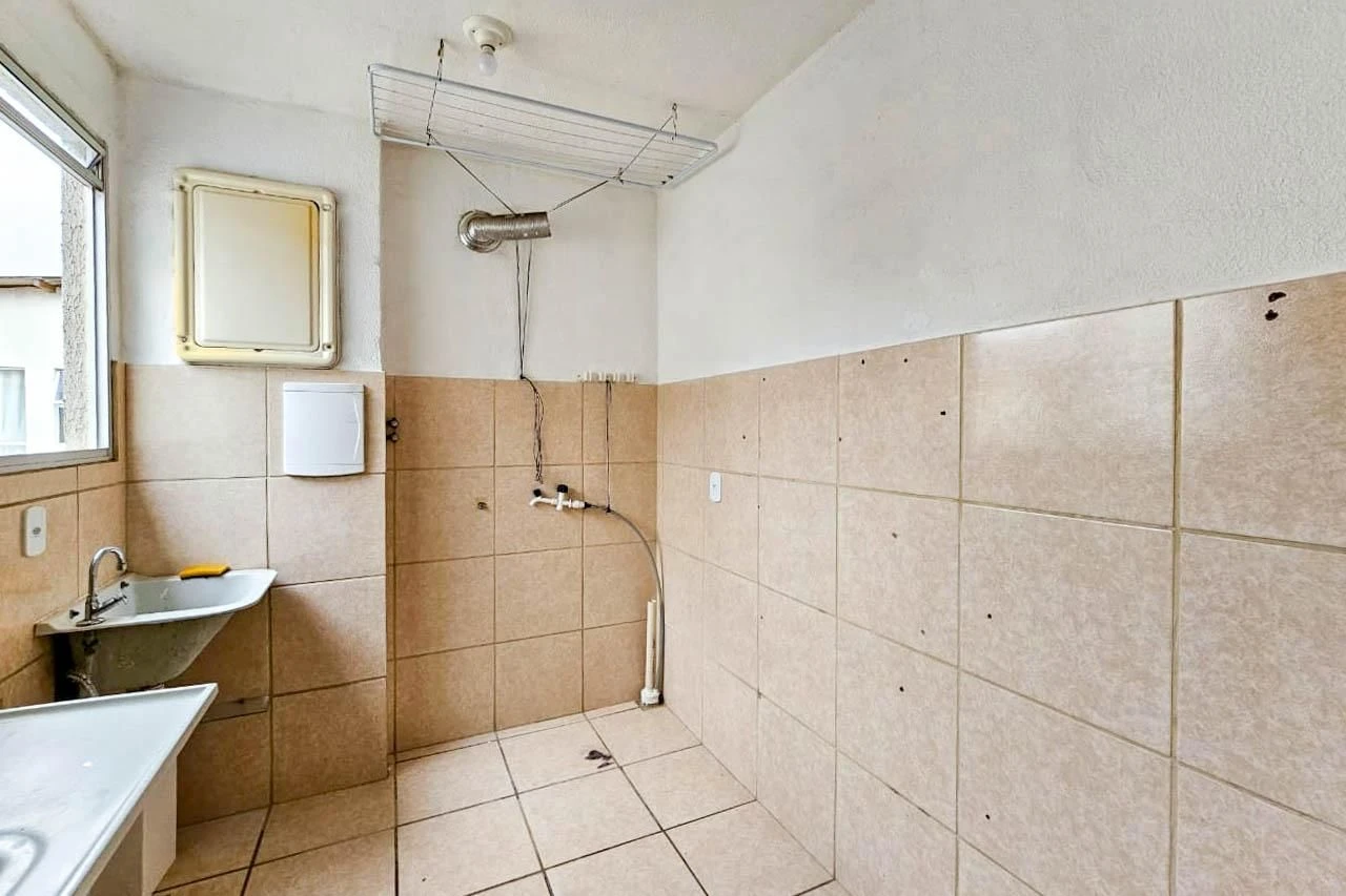 2-bedroom apartment in a building with a pool — photo 21