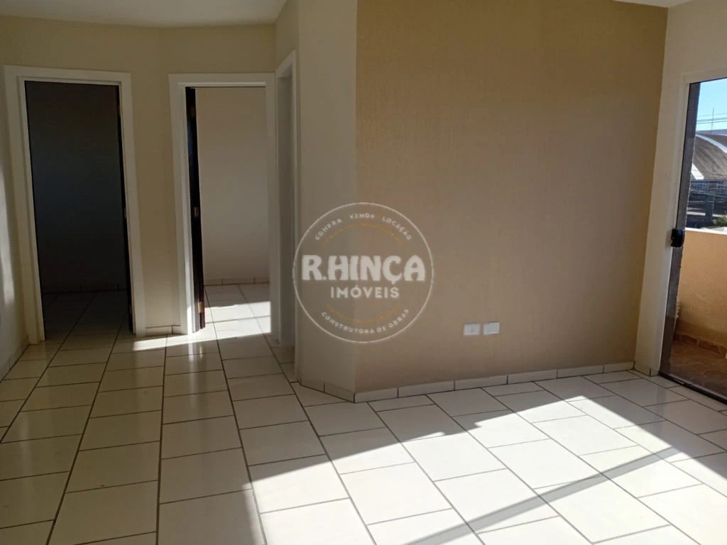 65 m² apartment with ceramic tile in living area — photo 2