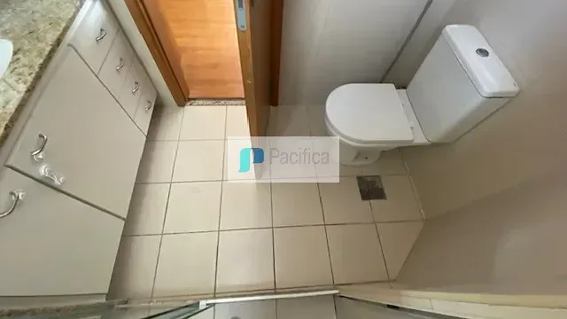 Apartment with a separate kitchen, 3 bedrooms and 3 baths — photo 32