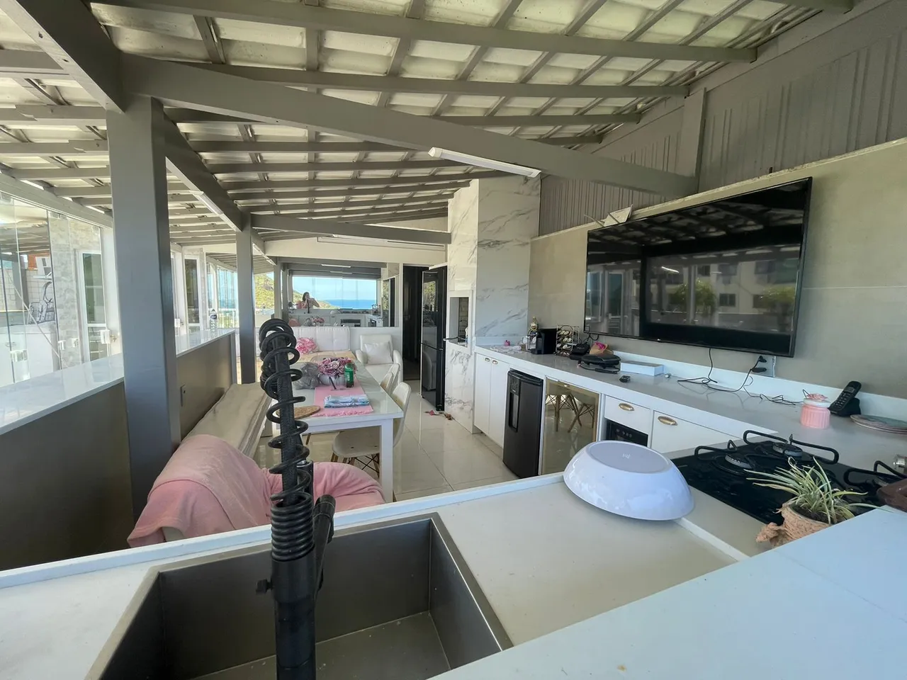 Furnished apartment with 4 bedrooms and 3 bathrooms — photo 19