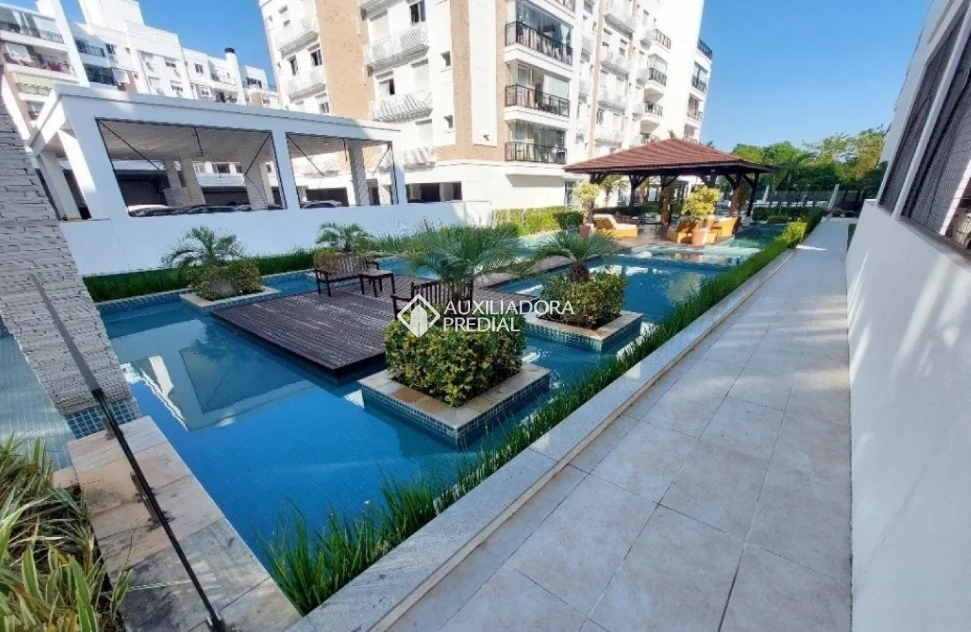 Apartment with open-plan kitchen and private garden — photo 20