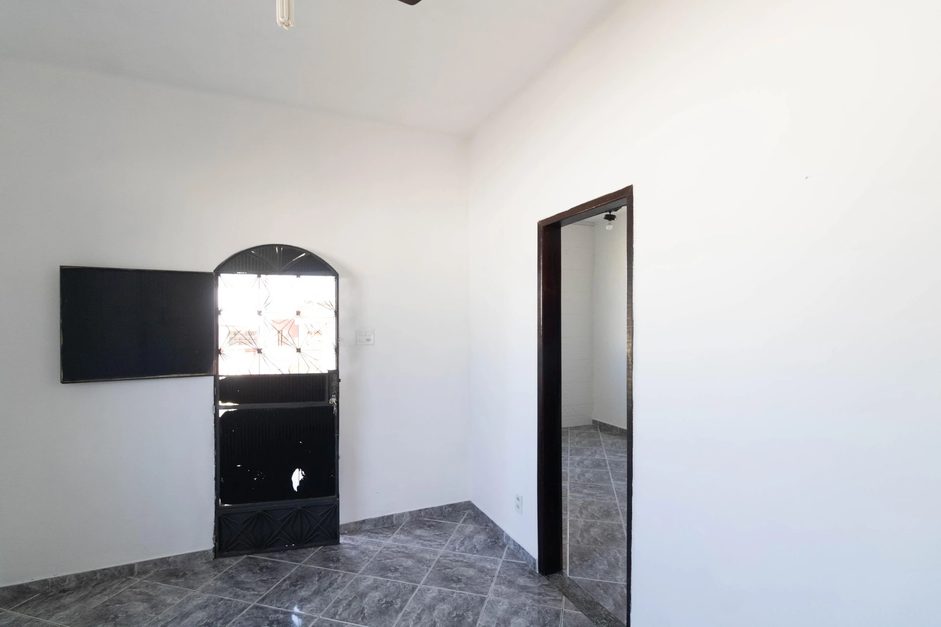 Unfurnished house with 3 bedrooms and a private garden — photo 30