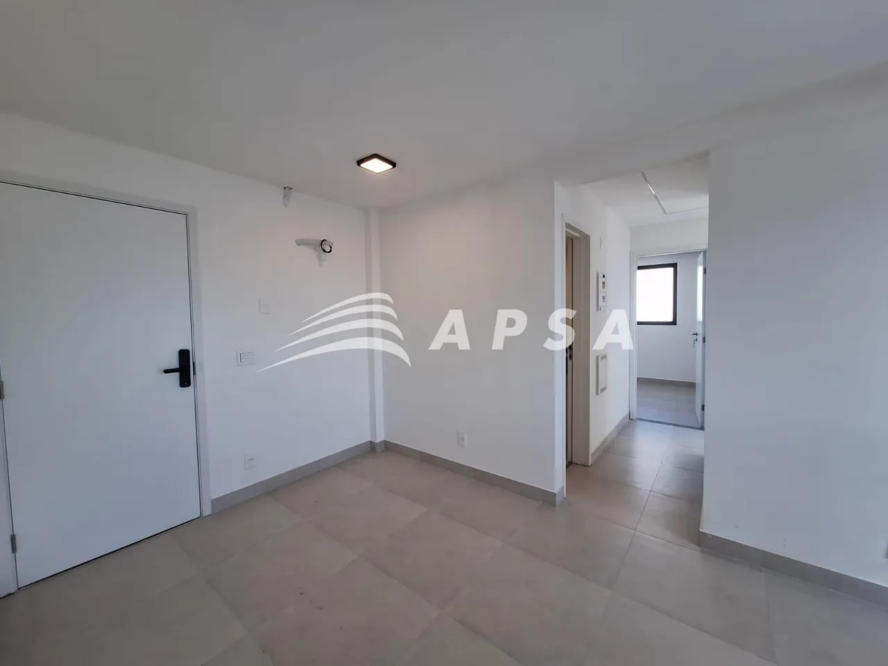 3-bedroom unfurnished apartment with open-plan kitchen — photo 16