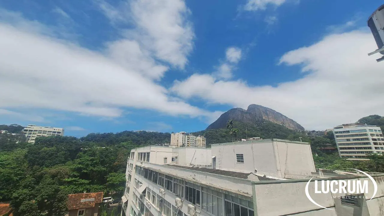 Mountain view in a 3-bedroom apartment, 110 m² — photo 14