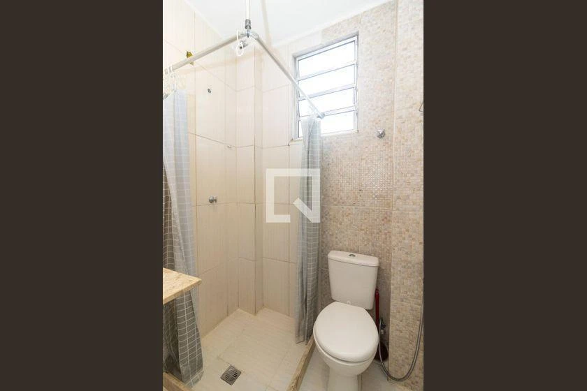 2-bedroom 47 m² apartment with a glass shower box — photo 9