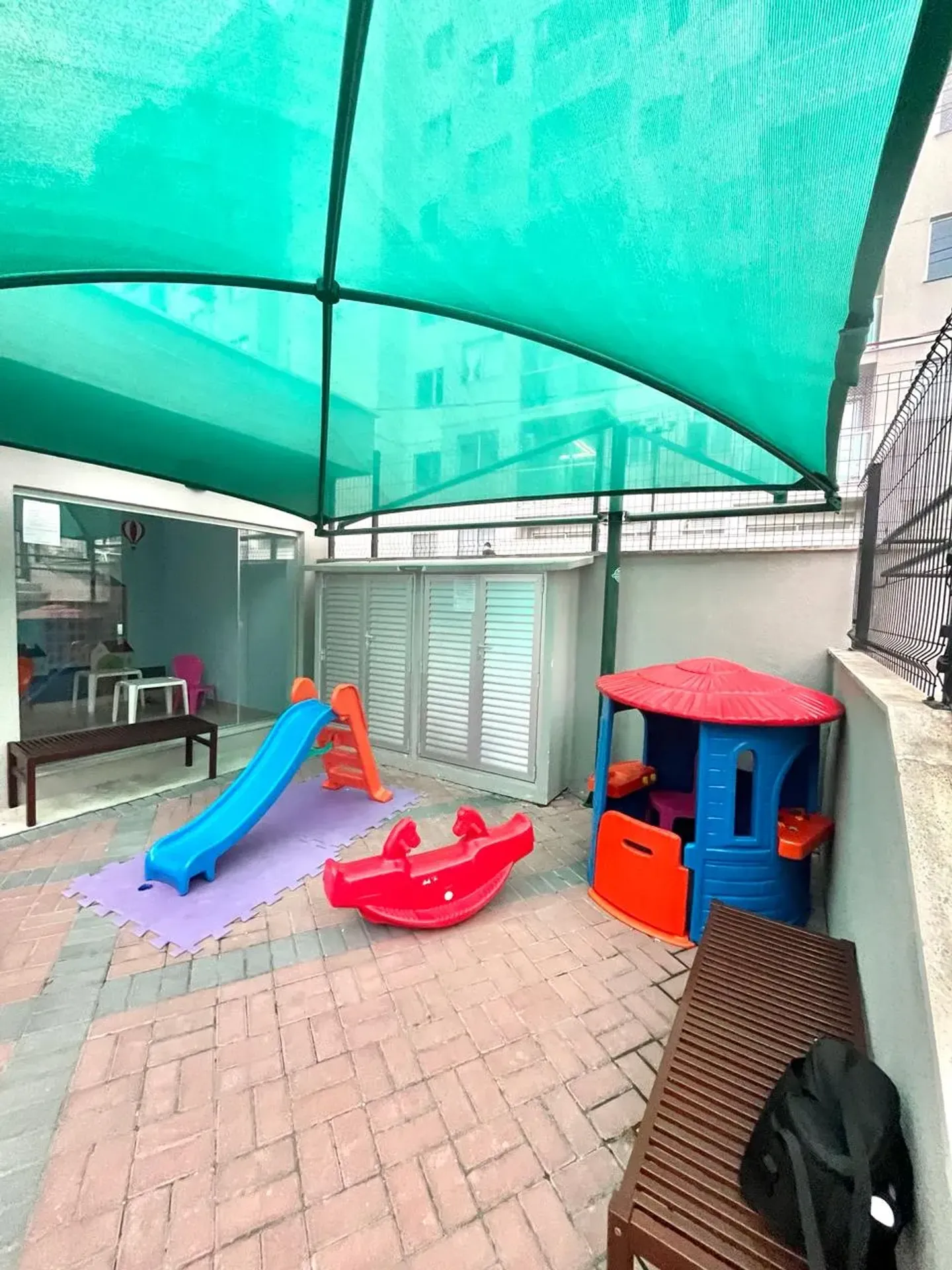 Balcony with a grill in a 2-bedroom apartment, 51 m² — photo 47