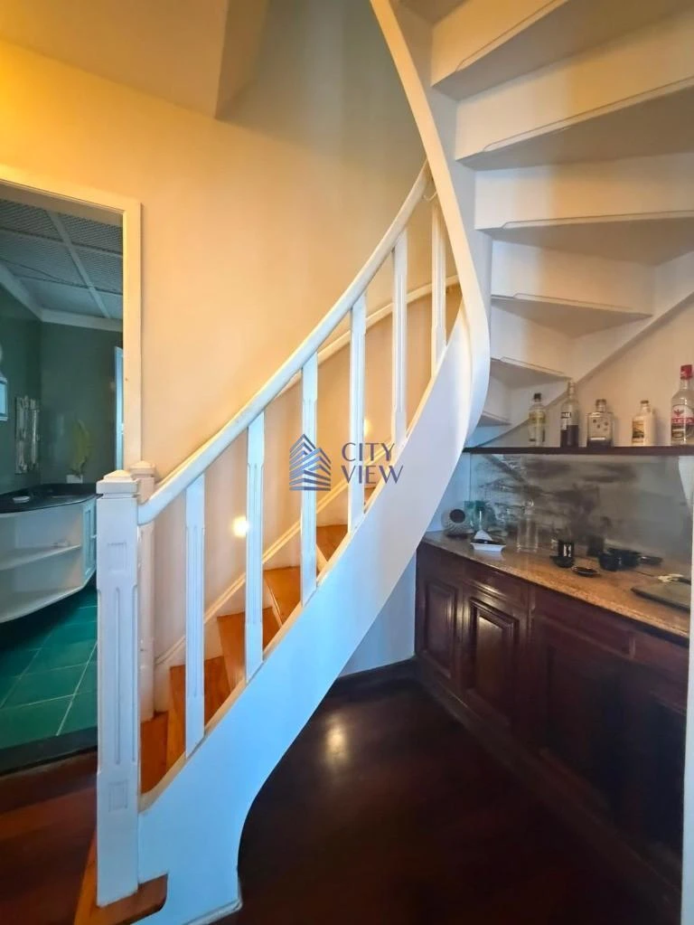 4-bedroom 500 m² house with 5 bathrooms — photo 25