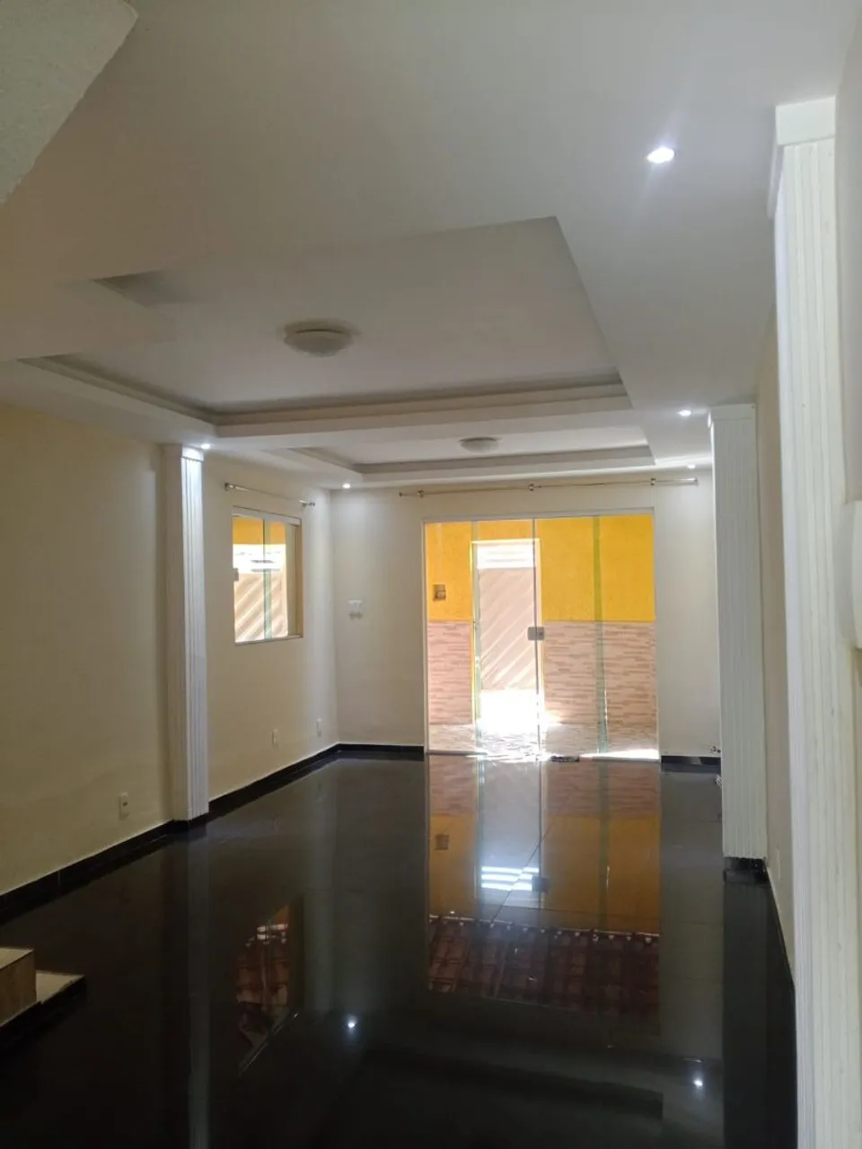 Glass-enclosed balcony in a 3-bedroom house, 197 m²