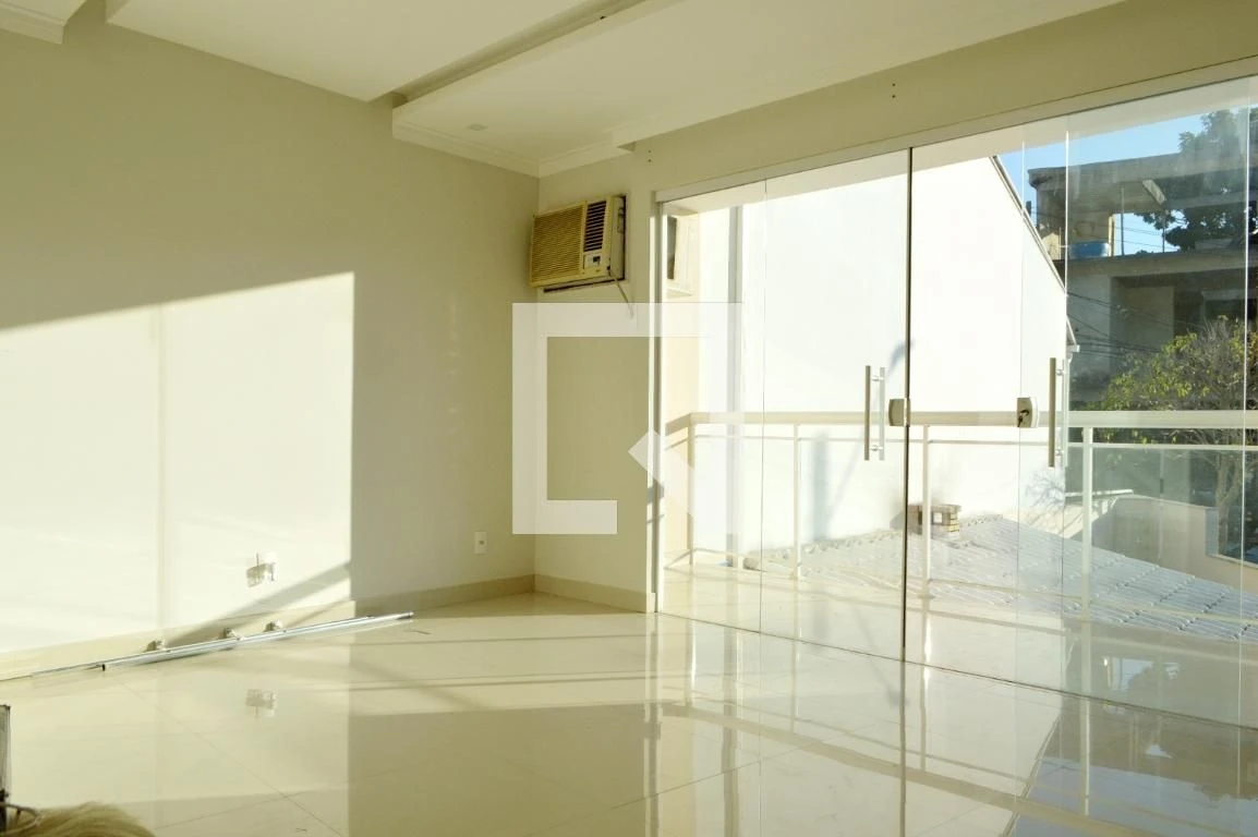 Casa de 5 quartos com 3 suítes e varanda fechada — photo 28
