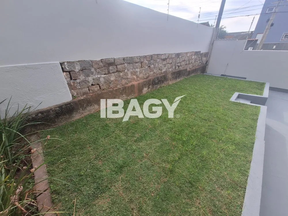 House with 3 bedrooms, 2 parking spaces and balcony grill