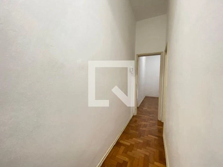 Wood or laminate floors in a one-bedroom apartment, 50 m² — photo 37
