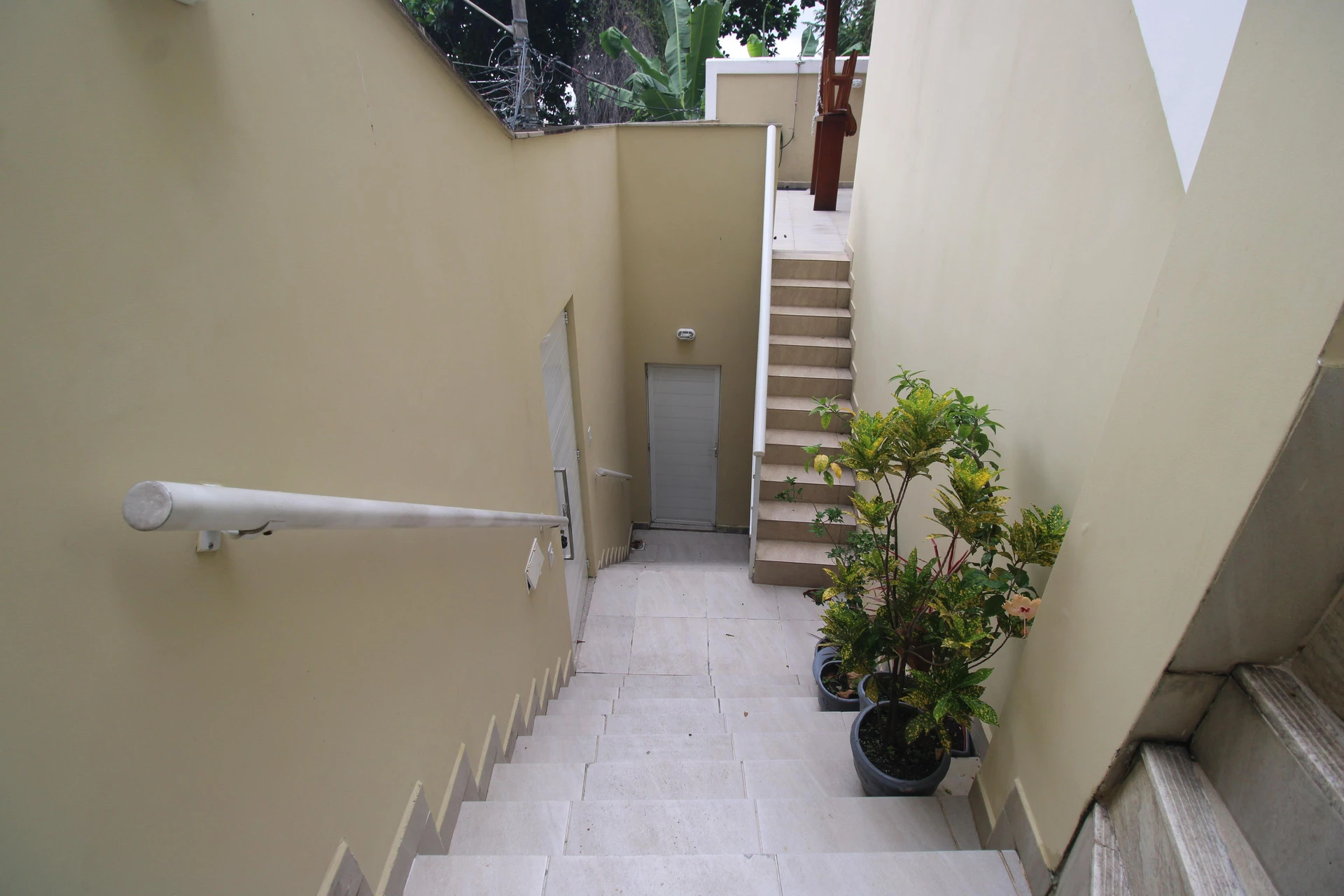 Casa mobiliada com 3 suítes e cozinha aberta com fogão a gás — photo 65