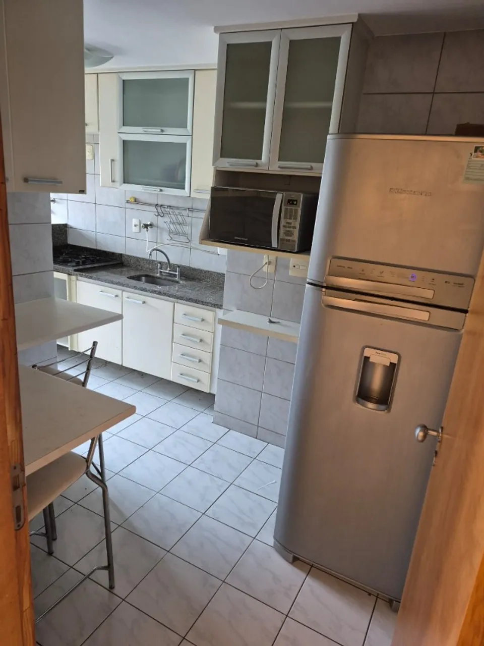 2-bedroom apartment in a building with a gym — photo 12