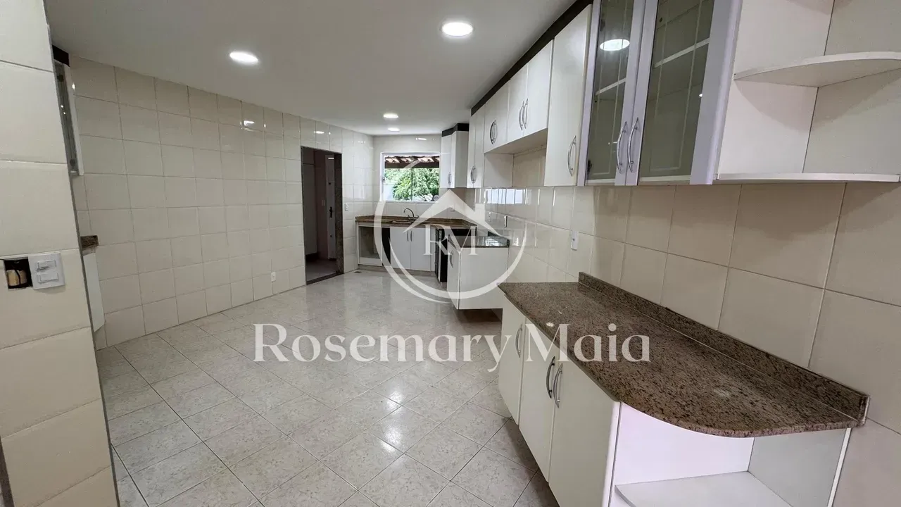 Furnished house with 5 bedrooms and 5 bathrooms — photo 3