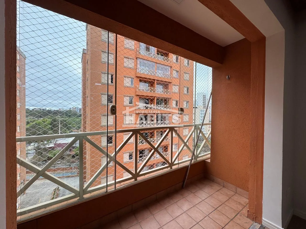 3-bedroom apartment with a balcony — photo 17