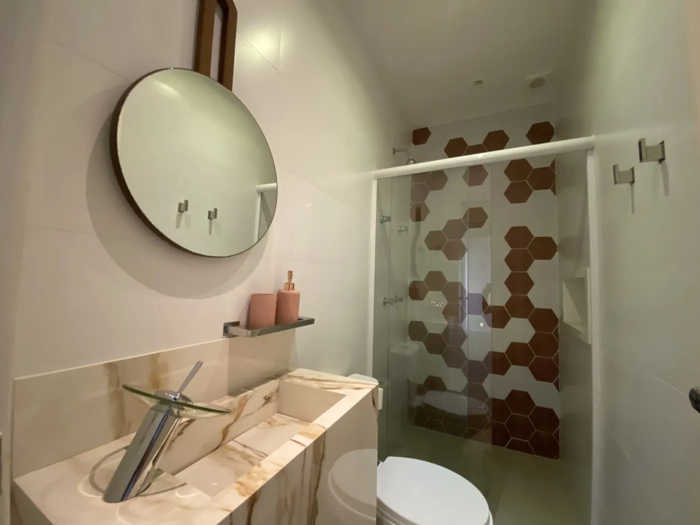 318 m² apartment with a bathtub and a water view — photo 43