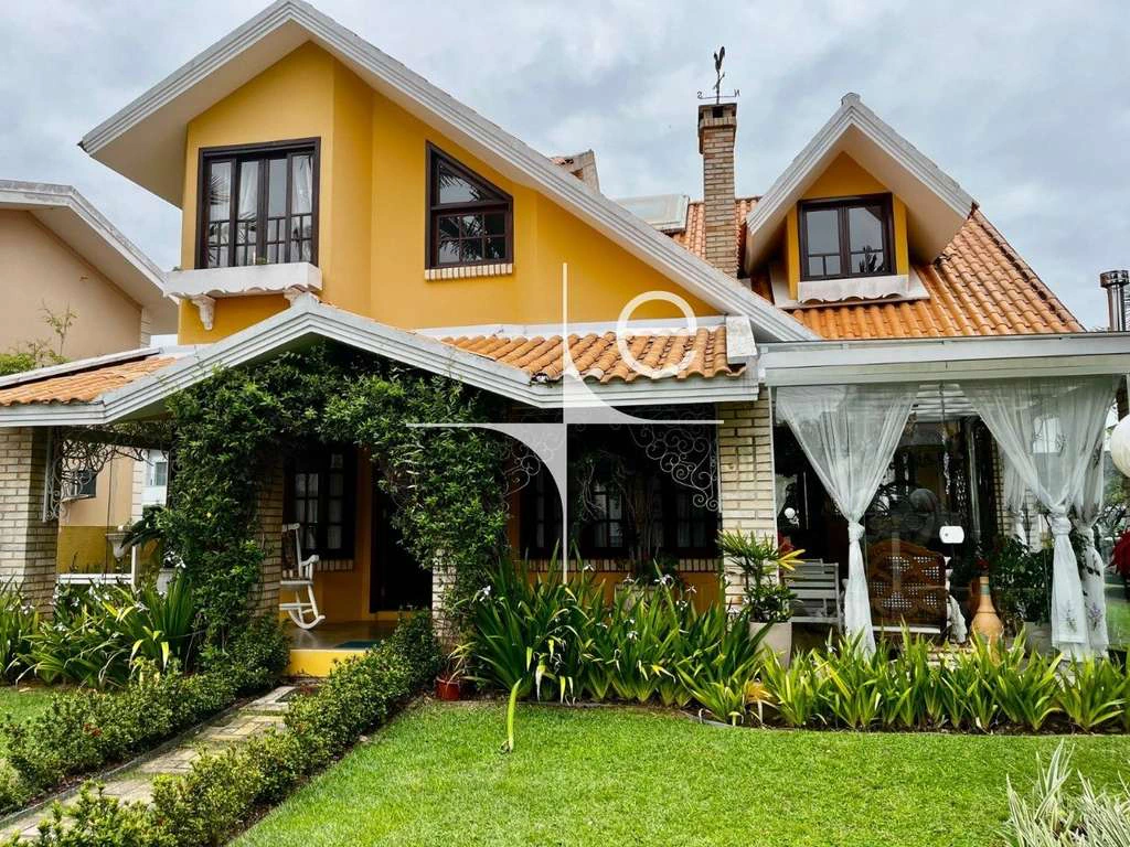 4-bedroom house with private garden, 243 m² — photo 4