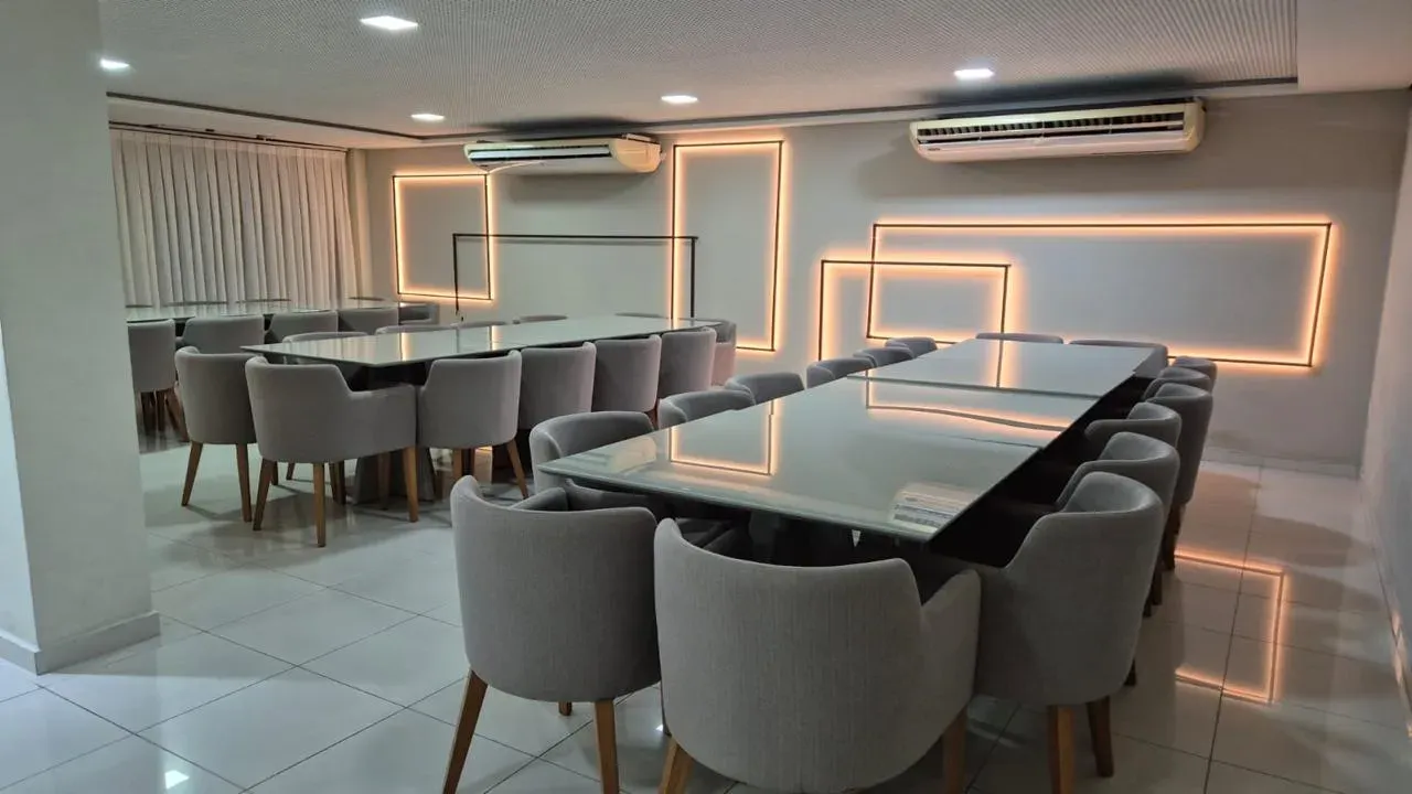 Furnished 180 m² apartment with 3 en-suites and balcony — photo 26
