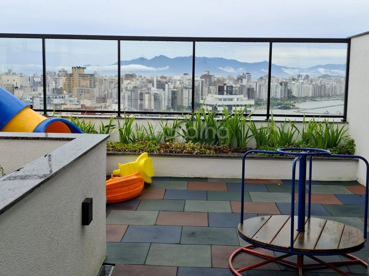 Furnished studio in a building with a gym — photo 12