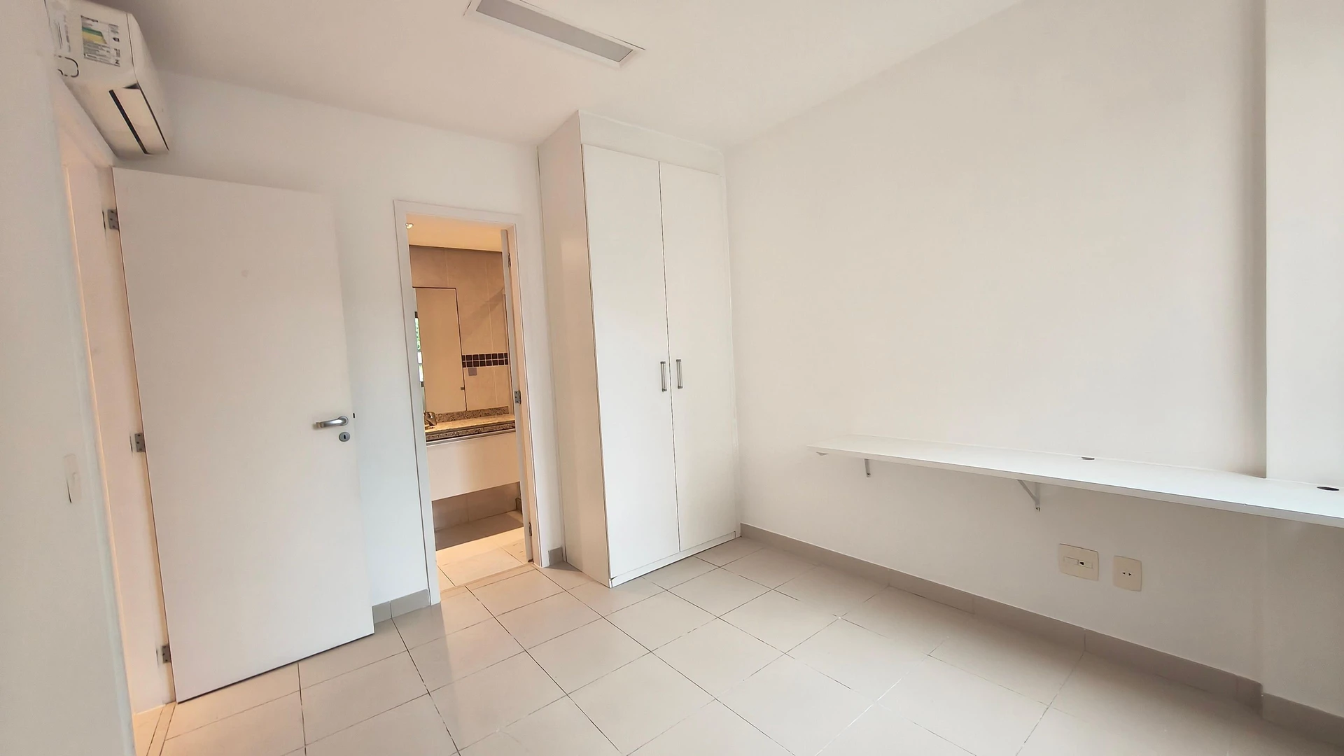 5-bedroom apartment with a washing machine in Rio de Janeiro — photo 36