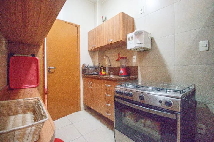 Furnished 2-bedroom apartment with a closed kitchen — photo 2