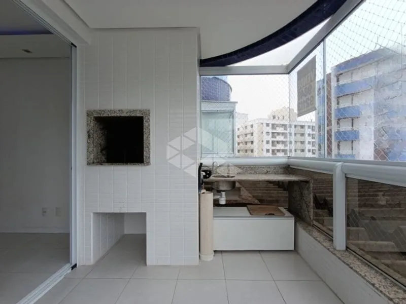 Apartamento de 87 m² sem mobília com cozinha separada — photo 5