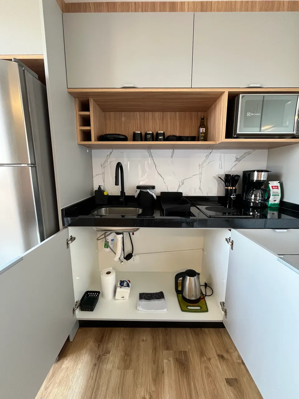 Furnished studio, 24 m², with wood or laminate floors — photo 12
