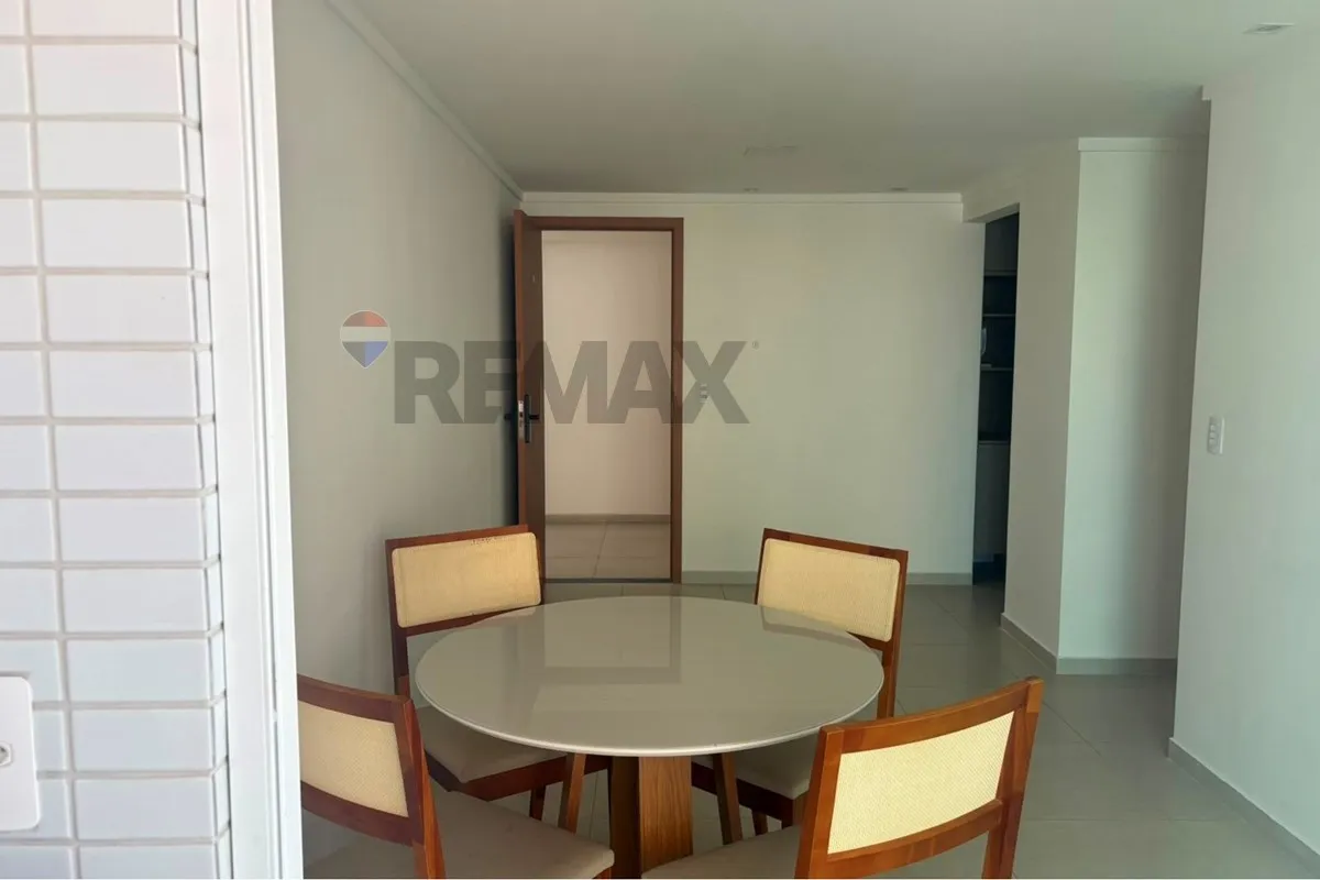 2-bedroom apartment with private BBQ and 2 parking spaces — photo 4