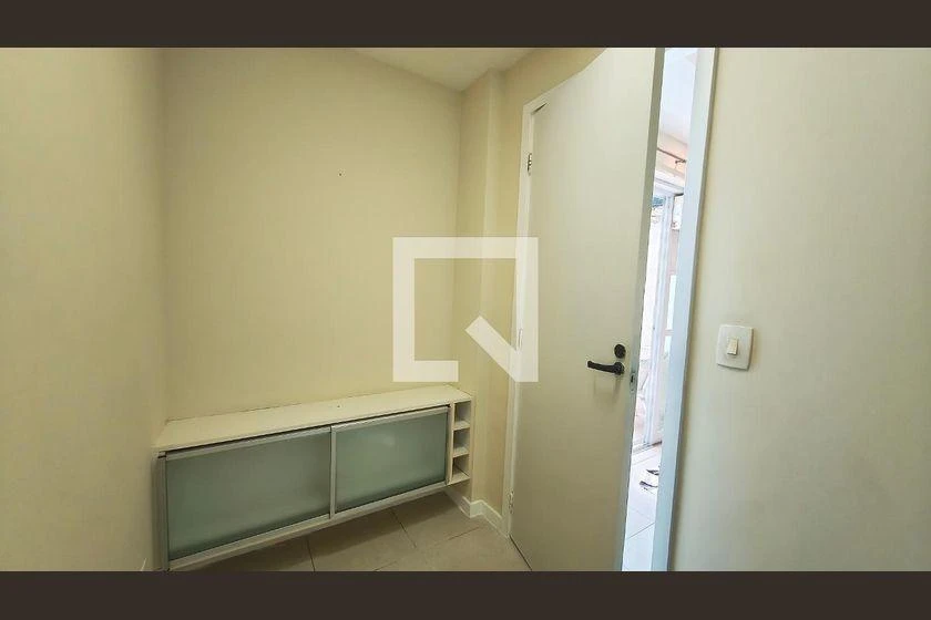 Apartamento de 2 quartos com varanda de vidro — photo 35