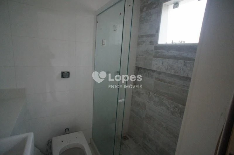 Furnished house, 330 m², with a glass-enclosed balcony — photo 5