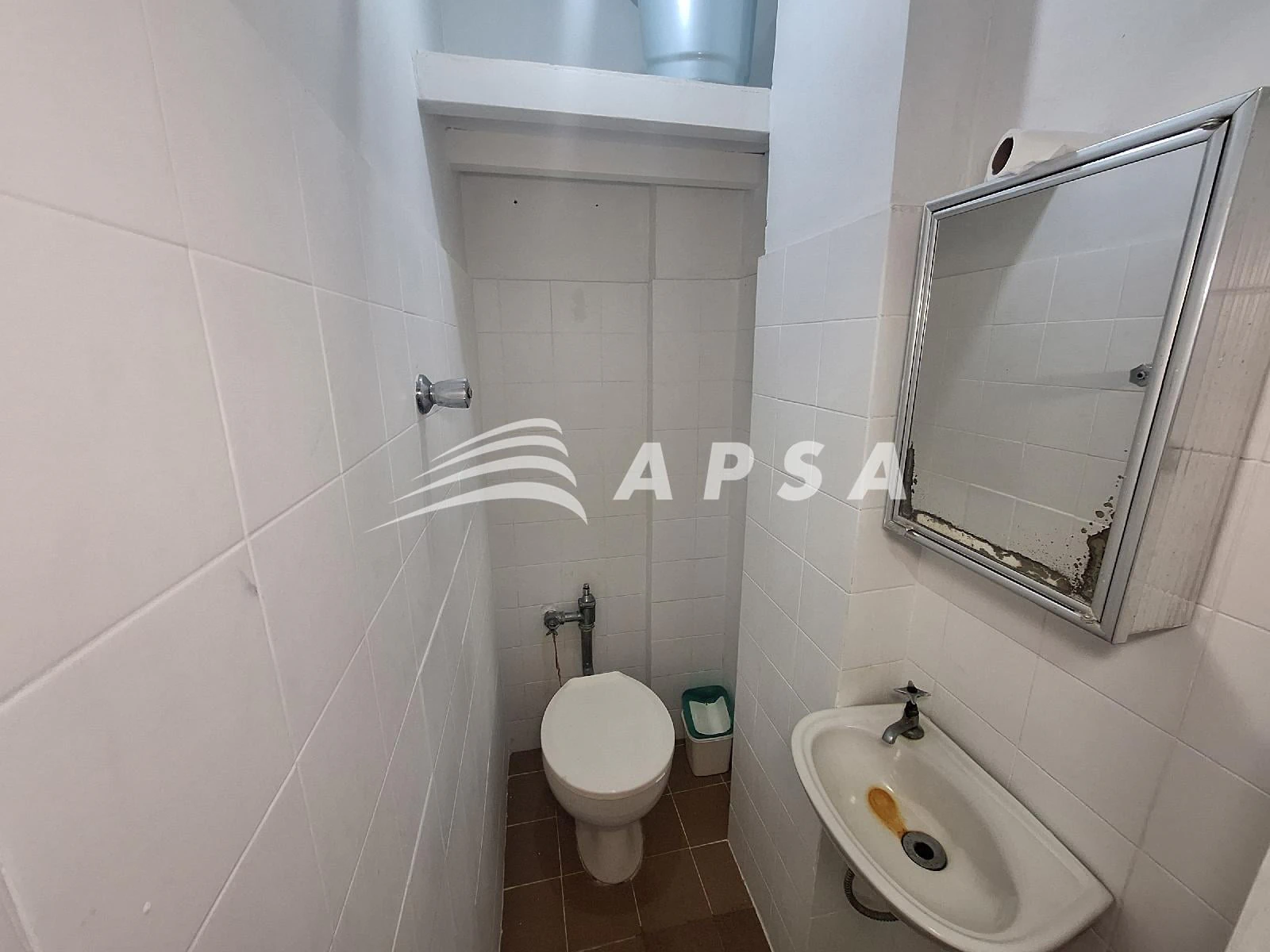 Wood or laminate floors in a 4-bedroom apartment, 120 m² — photo 24