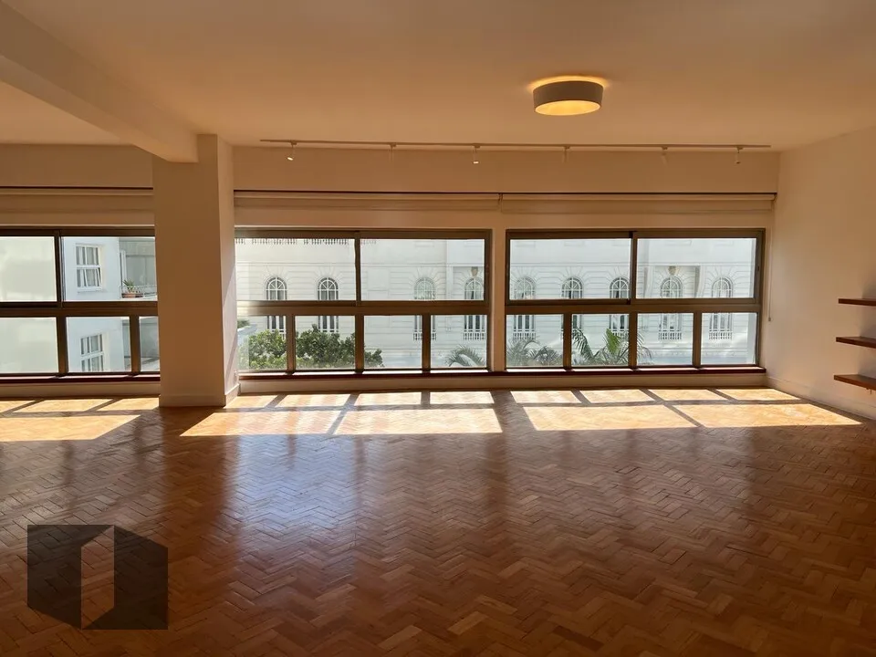3-bedroom apartment with floor-to-ceiling windows — photo 8