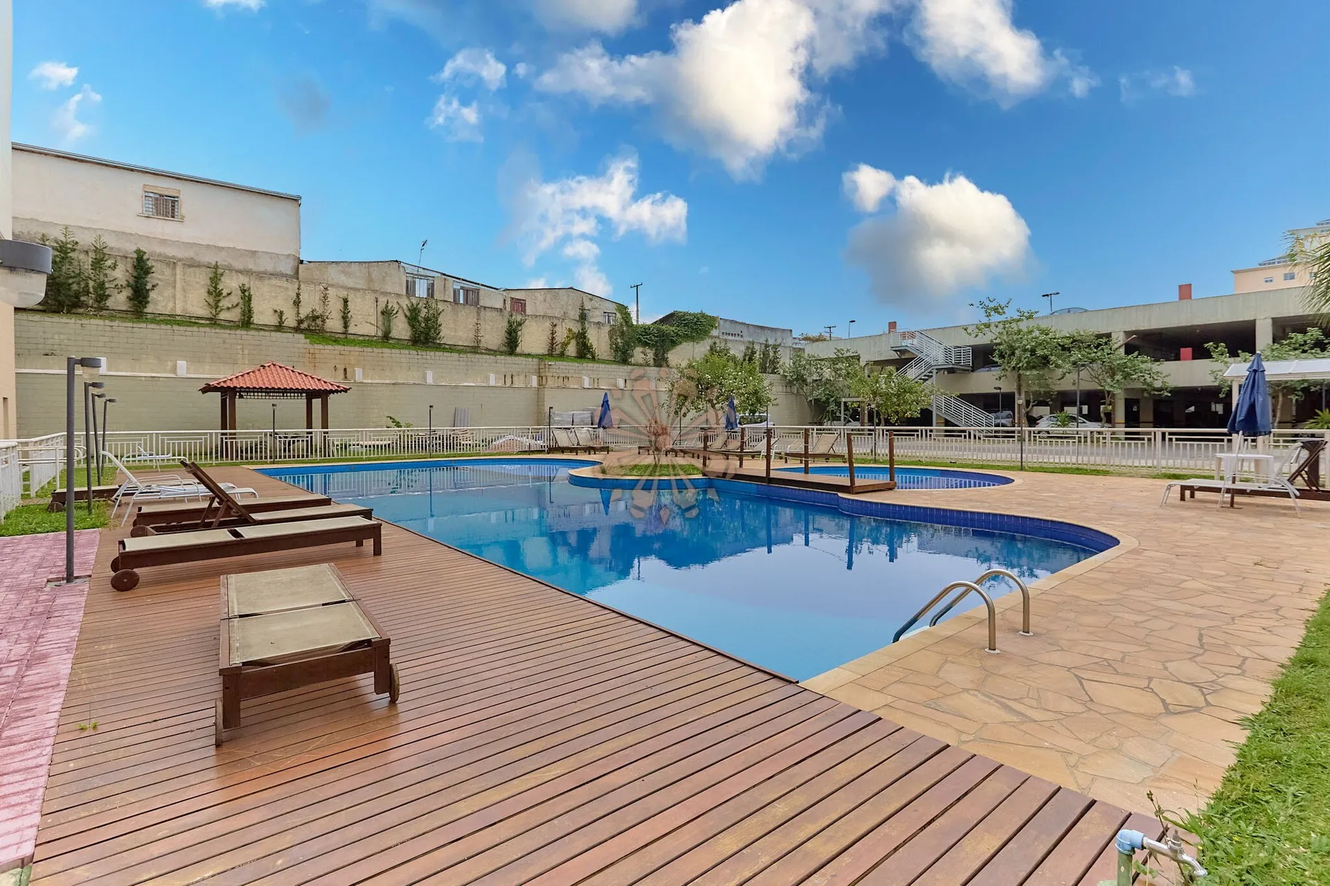 Furnished apartment, 68 m², with a glass-enclosed balcony — photo 19