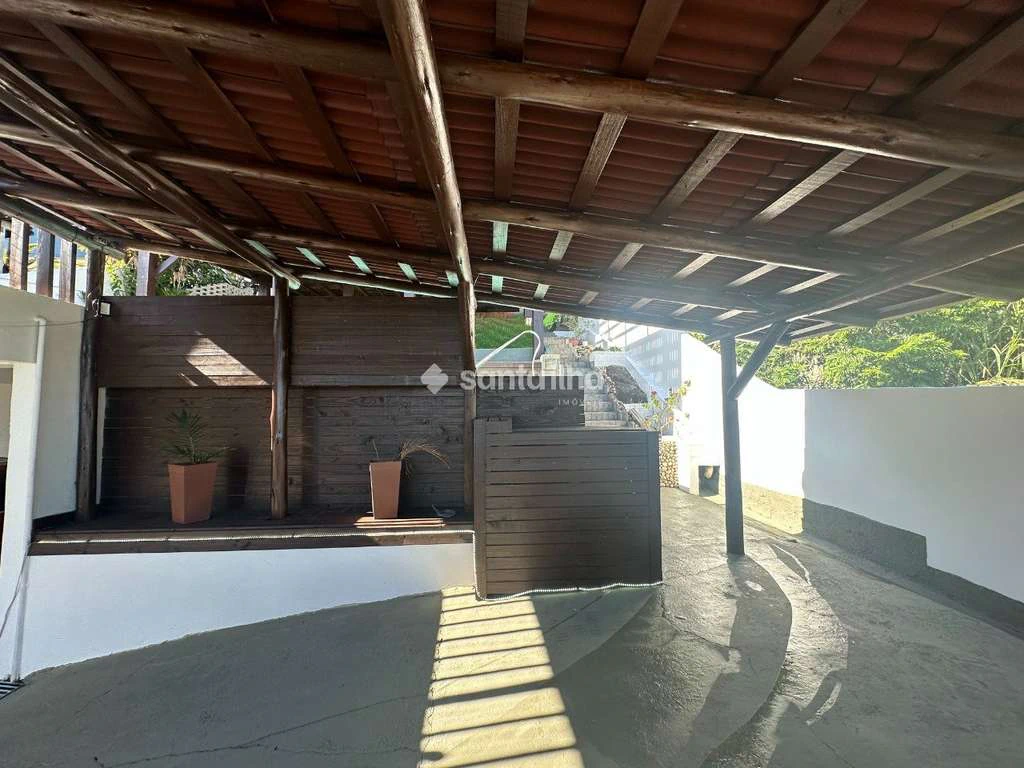 House with 4 bedrooms, 2 baths and a balcony grill — photo 4