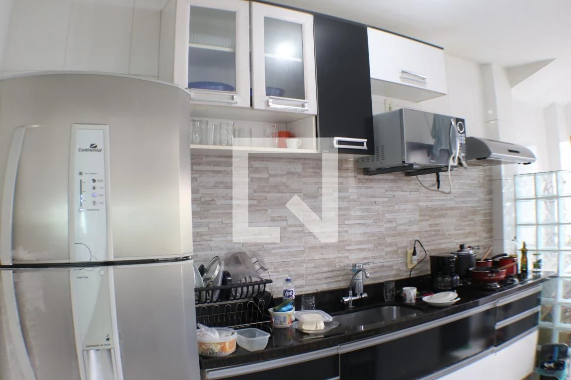 2-bedroom apartment with a washing machine — photo 2