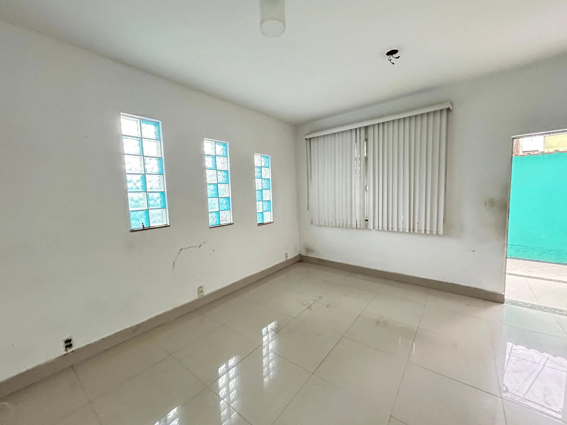 House, 300 m², with a walk-in closet — photo 42