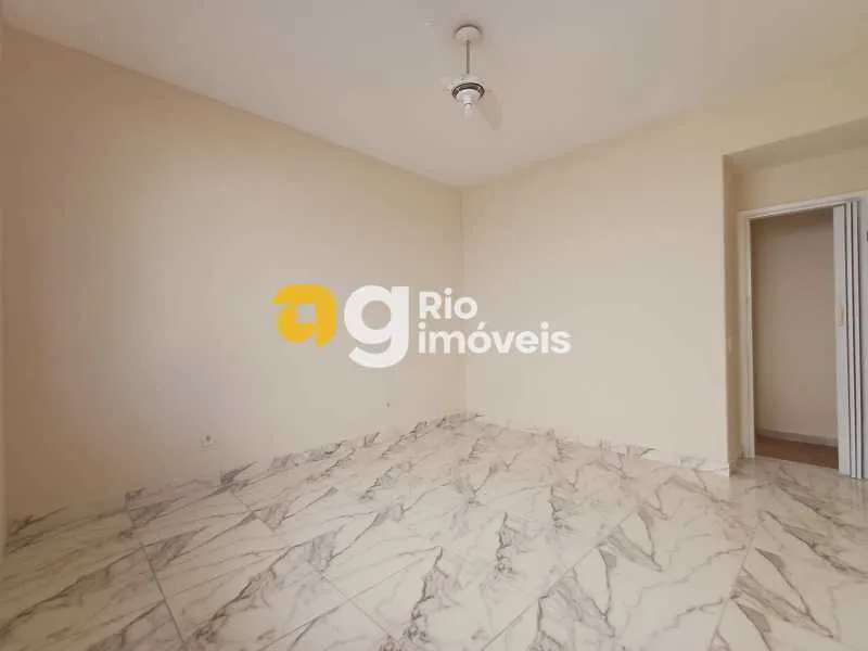 Condominium townhouse with 2 bedrooms and tiled flooring — photo 5